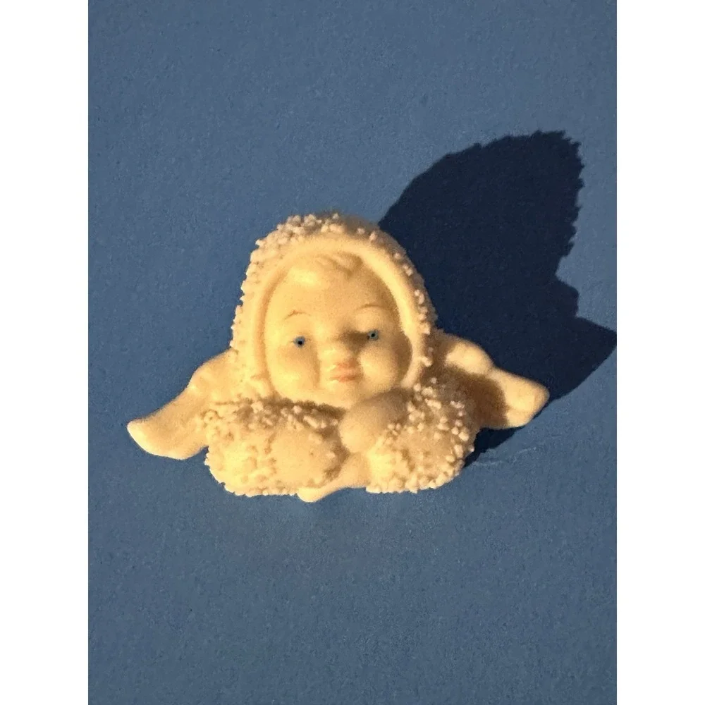 SNOW BABY, WINGED. DEPT.‎ 56 BROOCH Pin VTG 1997 Friendship EC